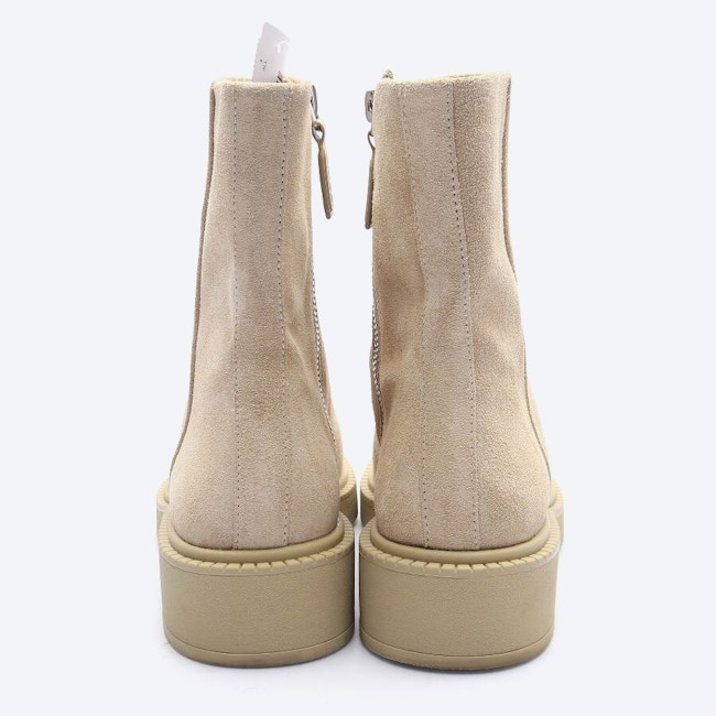 Image 3 of Ankle Boots EUR 35 Beige in color White | Vite EnVogue