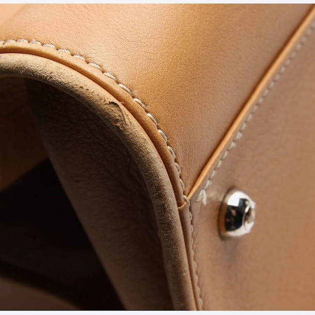 Image 8 of Handbag Light Brown in color Brown | Vite EnVogue