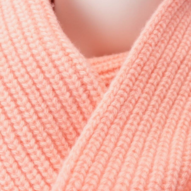 Image 2 of Wool Scarf Pink in color Pink | Vite EnVogue