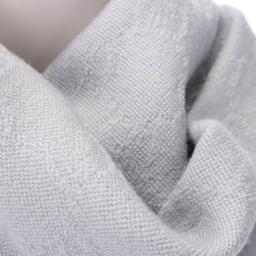 Image 2 of Wool Shawl Light Gray in color Gray | Vite EnVogue