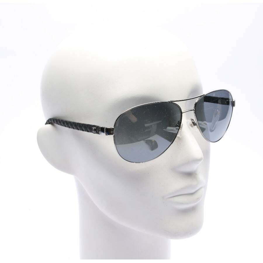 Image 2 of 4204-Q Sunglasses Black in color Black | Vite EnVogue