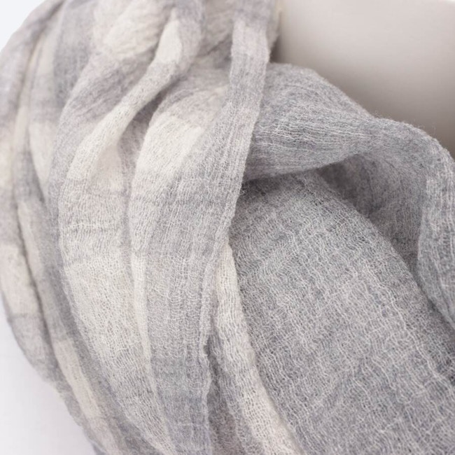 Image 2 of Shawl Light Gray in color Gray | Vite EnVogue