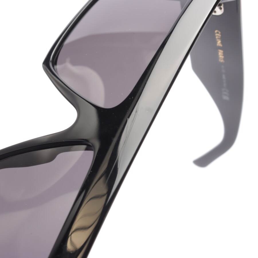 Image 4 of CL40092I Sunglasses Black in color Black | Vite EnVogue