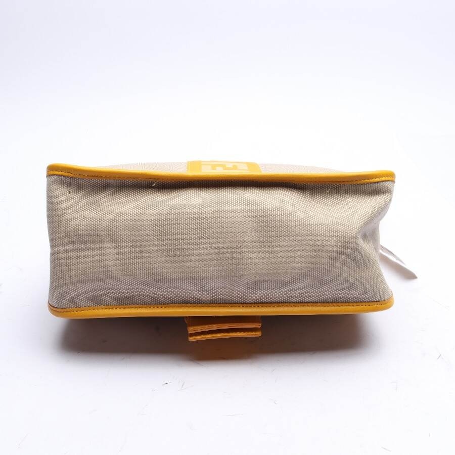 Image 3 of Shoulder Bag Beige in color White | Vite EnVogue