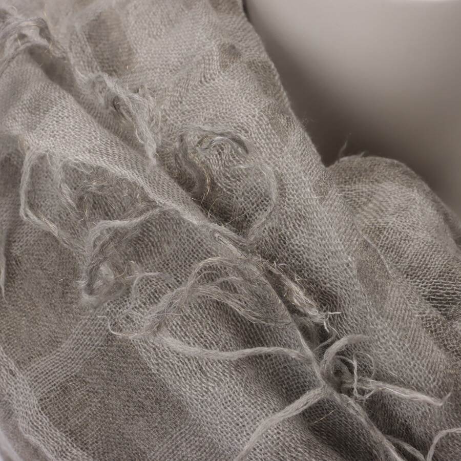 Image 2 of Scarf Gray in color Gray | Vite EnVogue