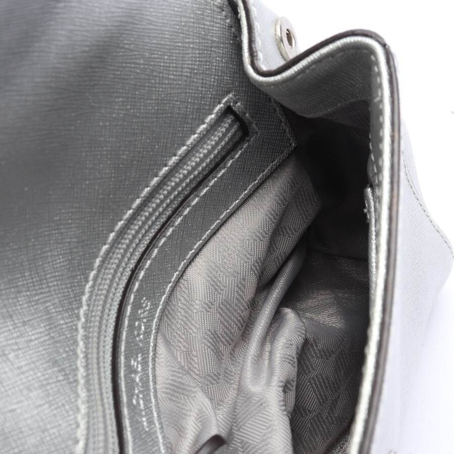 Bild 3 von Schultertasche Silber in Farbe Metallic | Vite EnVogue