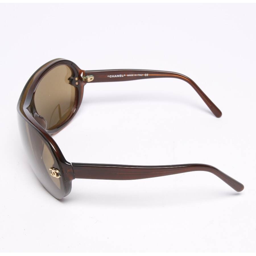 Image 2 of 5066 Sunglasses Brown in color Brown | Vite EnVogue