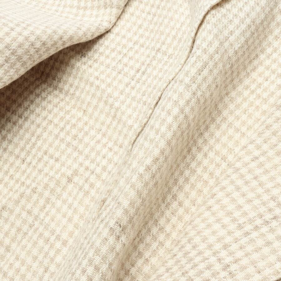 Image 3 of Blazer 40 Beige in color White | Vite EnVogue