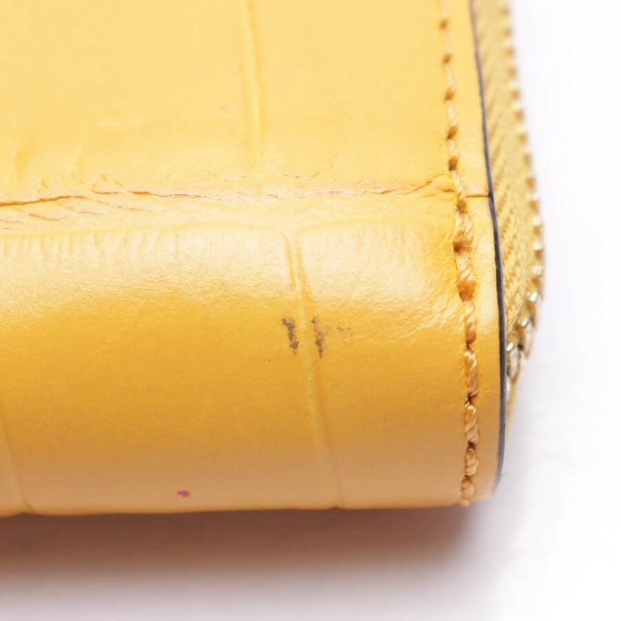 Image 3 of Wallet Yellow in color Yellow | Vite EnVogue