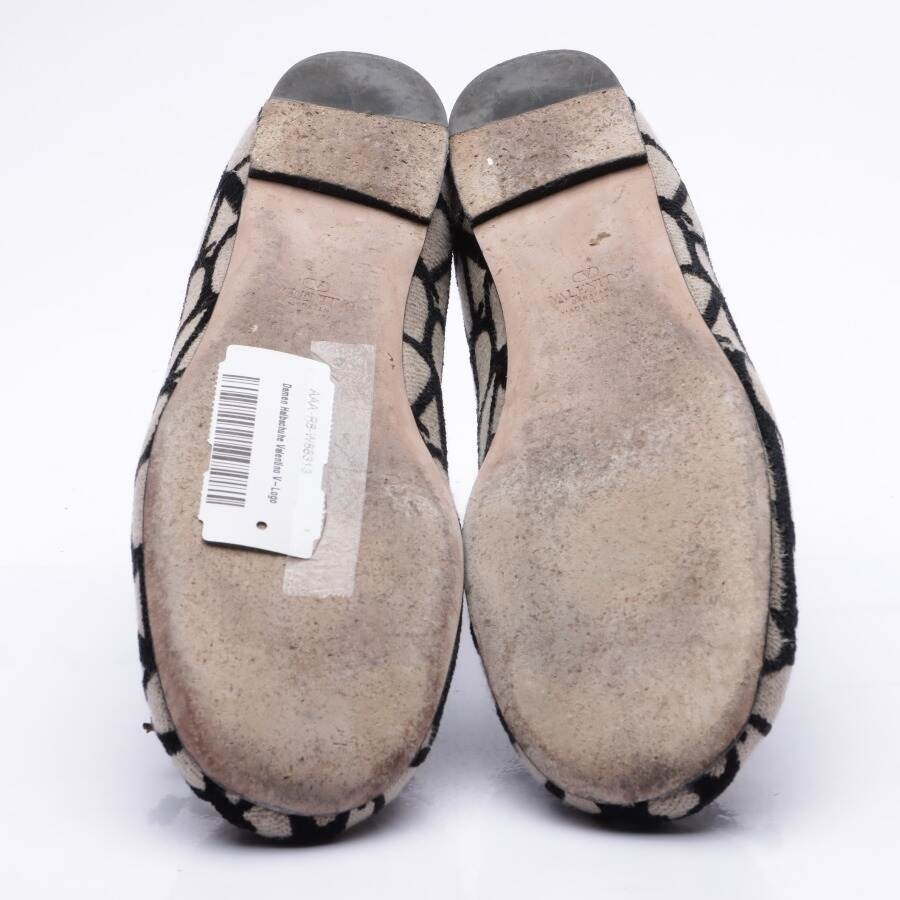 Image 3 of V-Logo Ballet Flats EUR 40 Beige in color White | Vite EnVogue