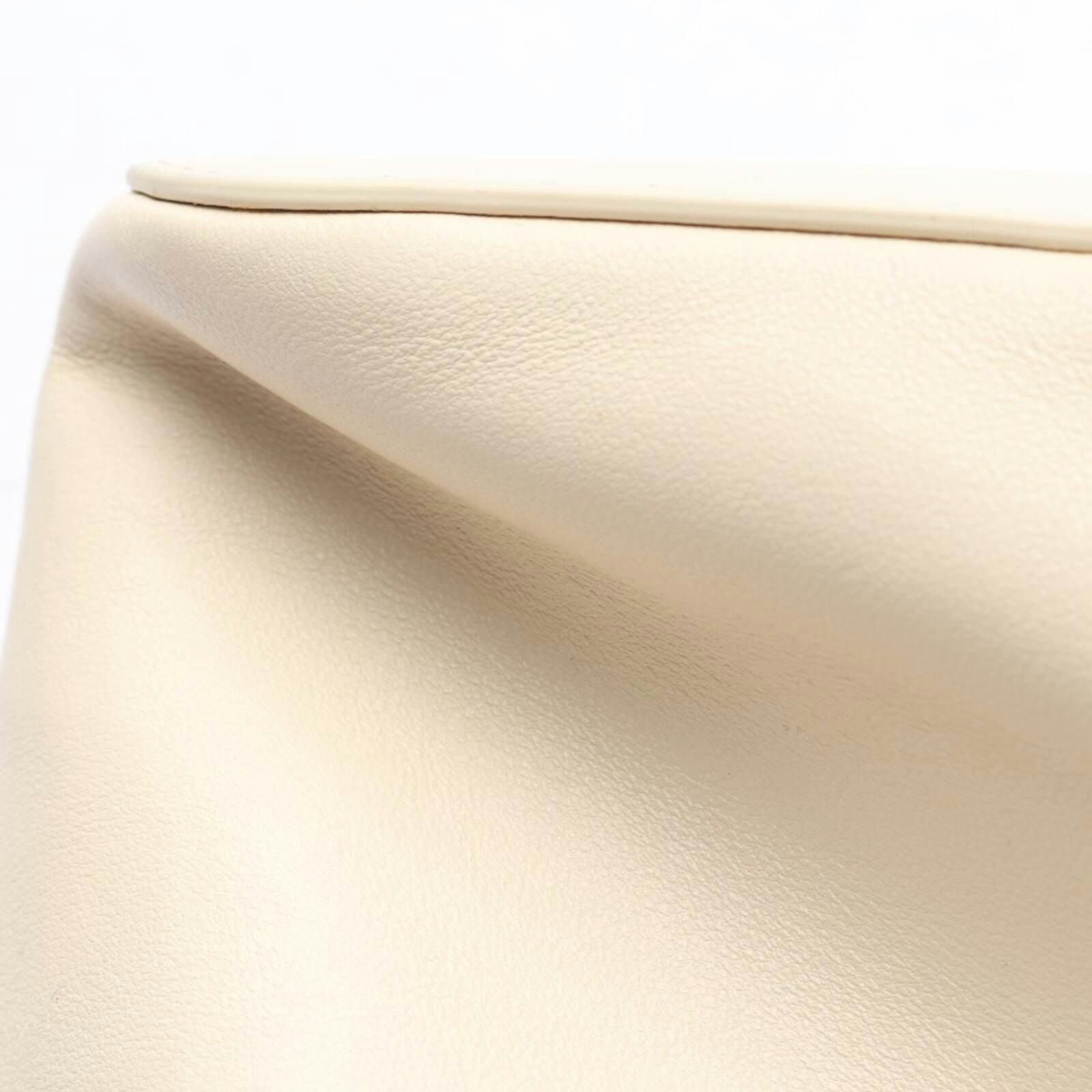 Image 4 of Shoulder Bag Beige in color White | Vite EnVogue