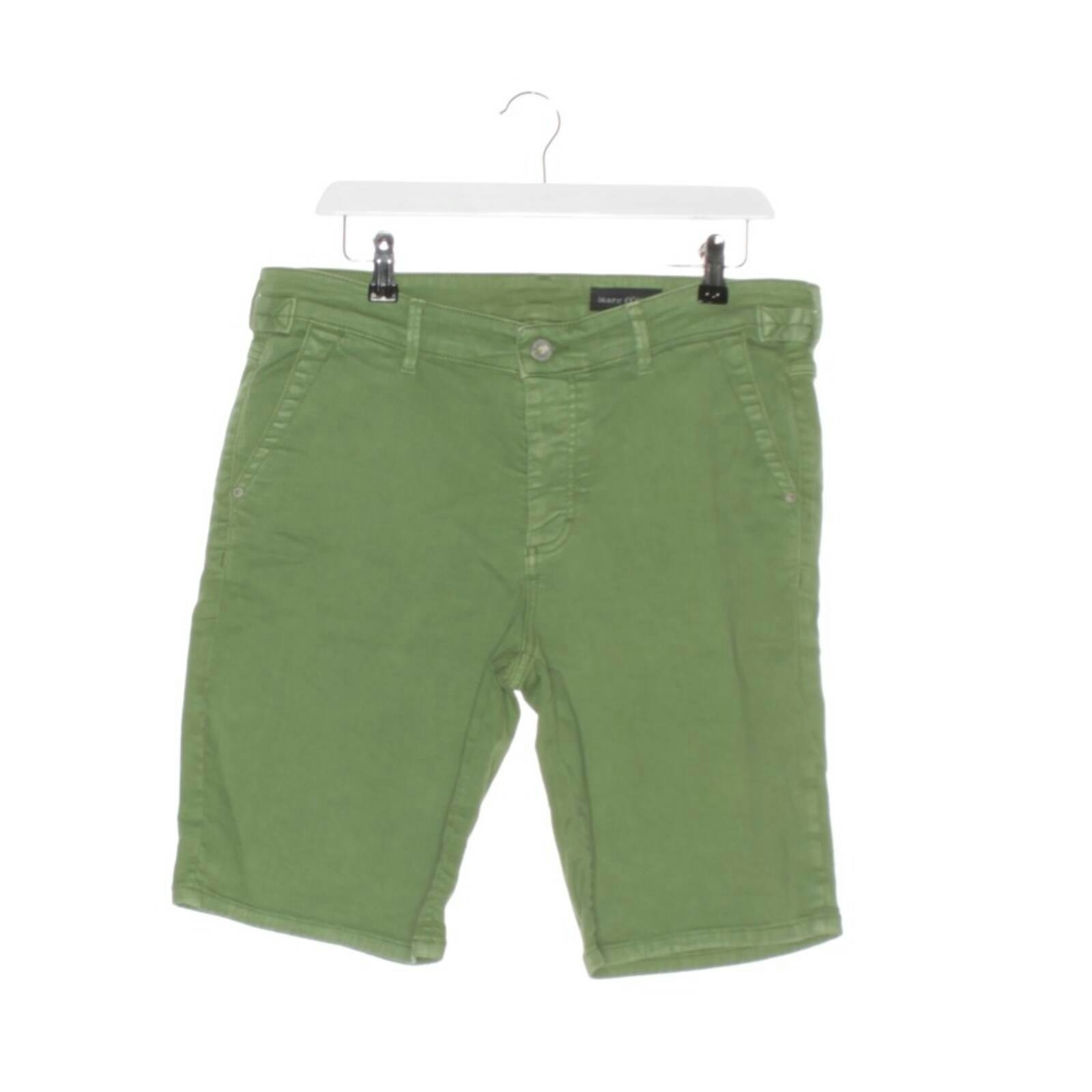 Image 1 of Bermuda Shorts W30 Green in color Green | Vite EnVogue