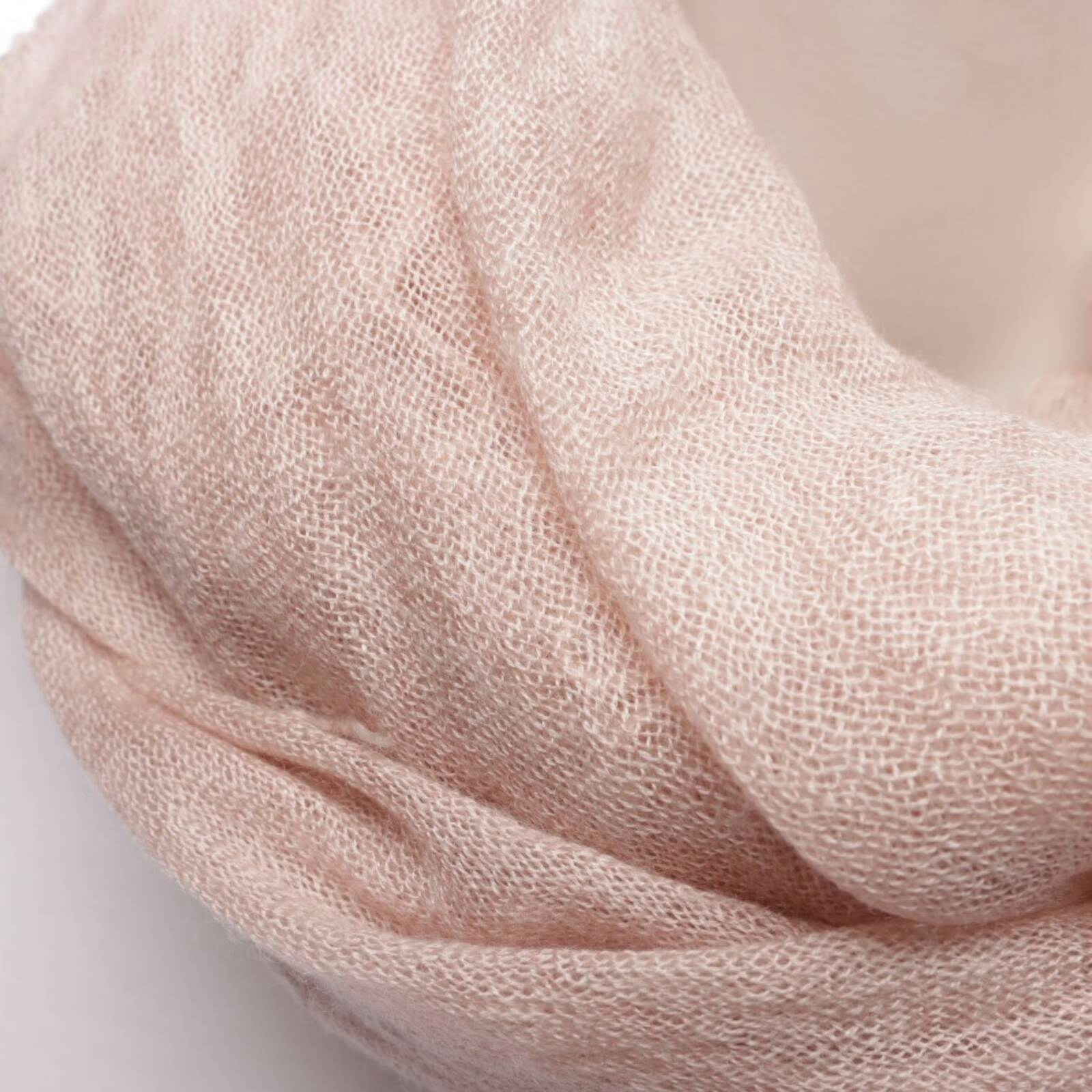 Image 2 of Shawl Pink in color Pink | Vite EnVogue