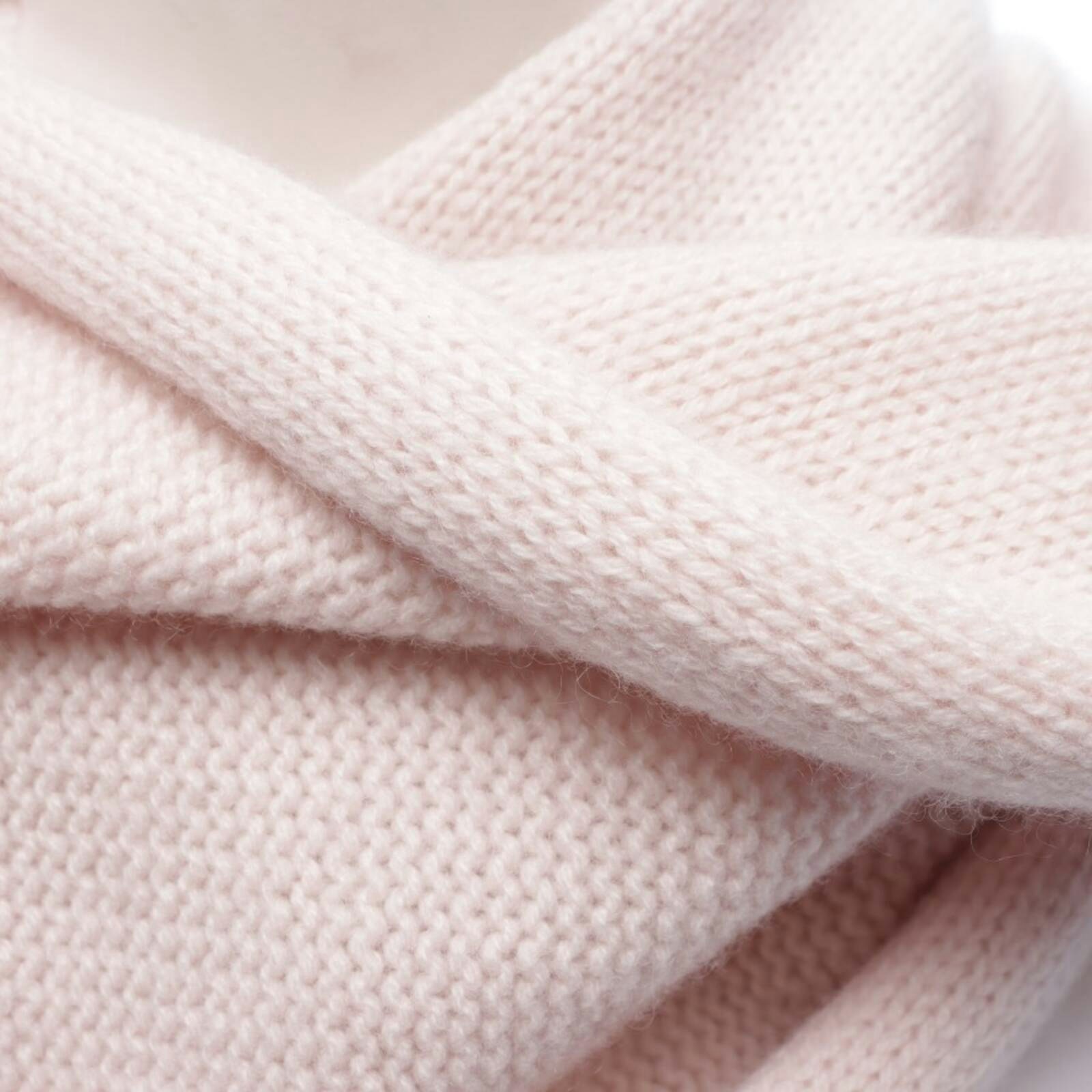 Image 2 of Scarf Pink in color Pink | Vite EnVogue