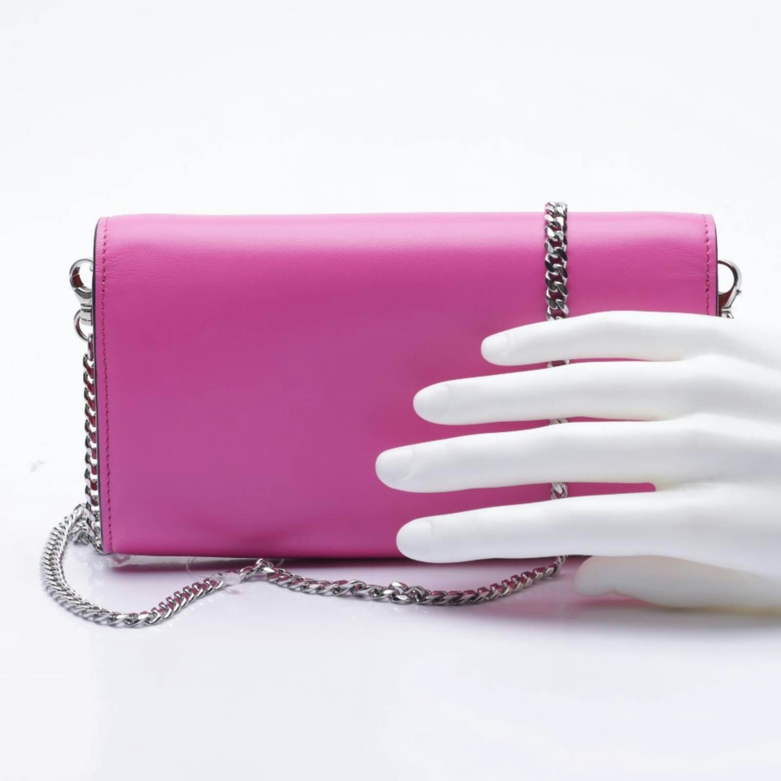 Image 2 of Wallet on Chain Pink in color Pink | Vite EnVogue