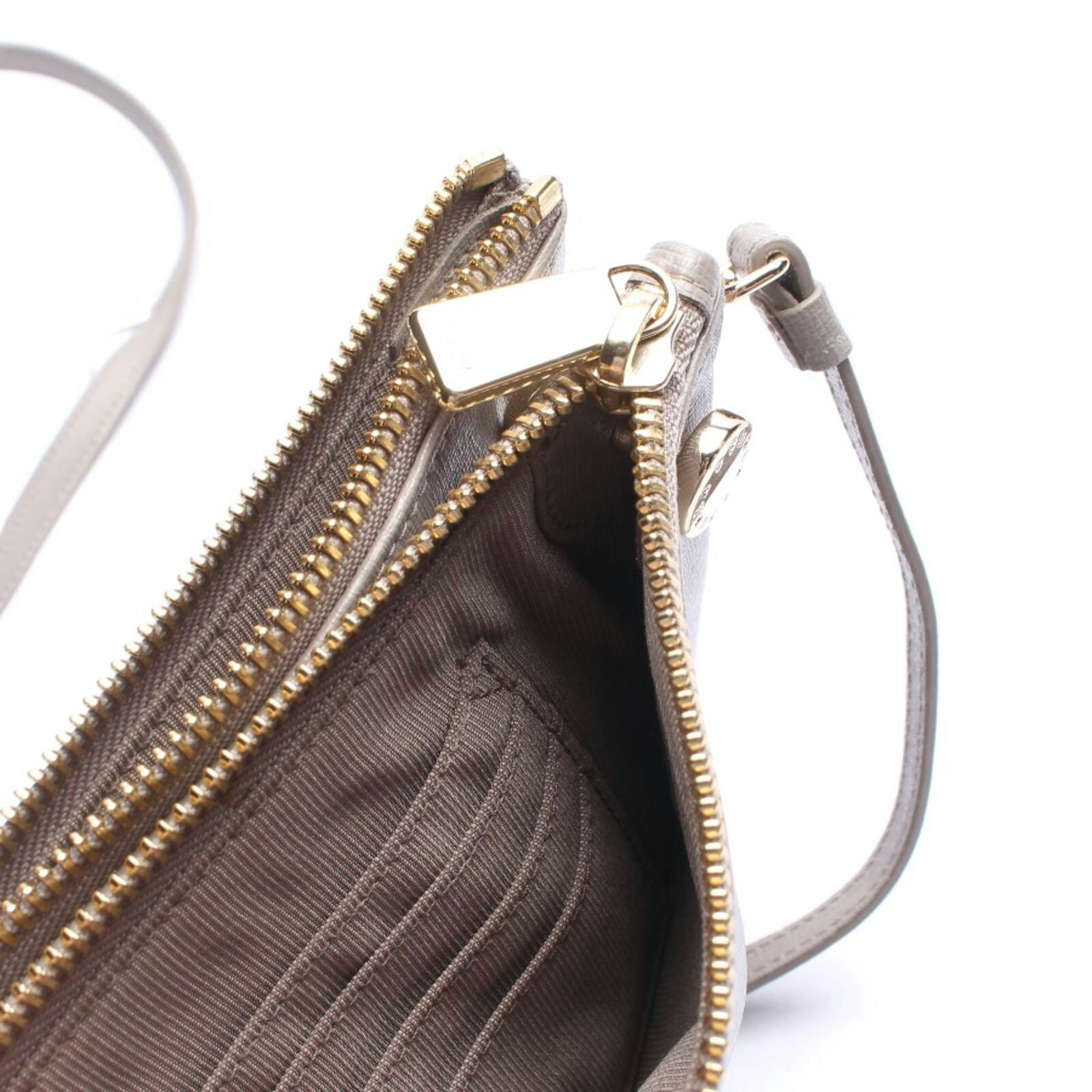 Image 3 of Cross Body Bag Gray in color Gray | Vite EnVogue