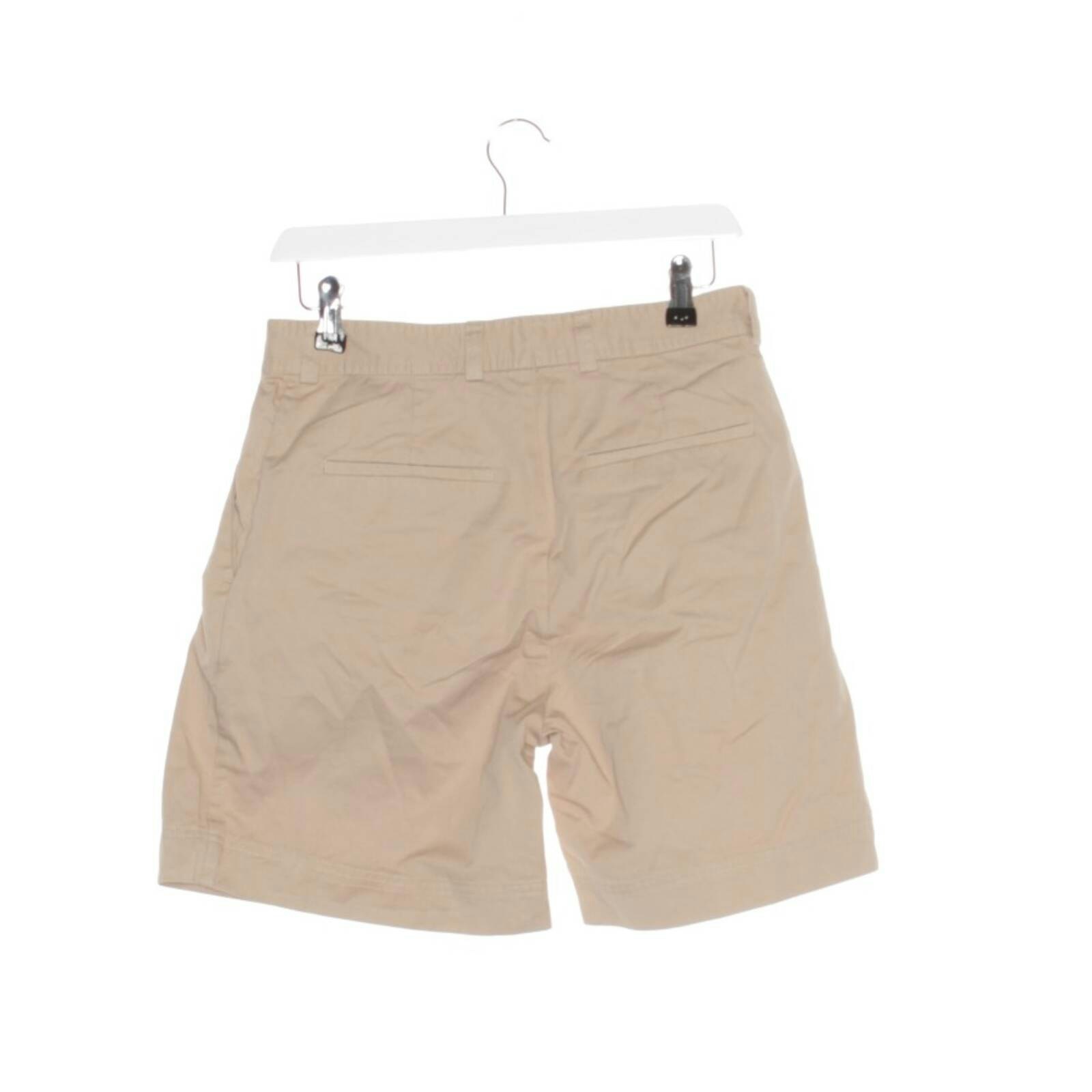 Image 2 of Shorts 34 Beige in color White | Vite EnVogue