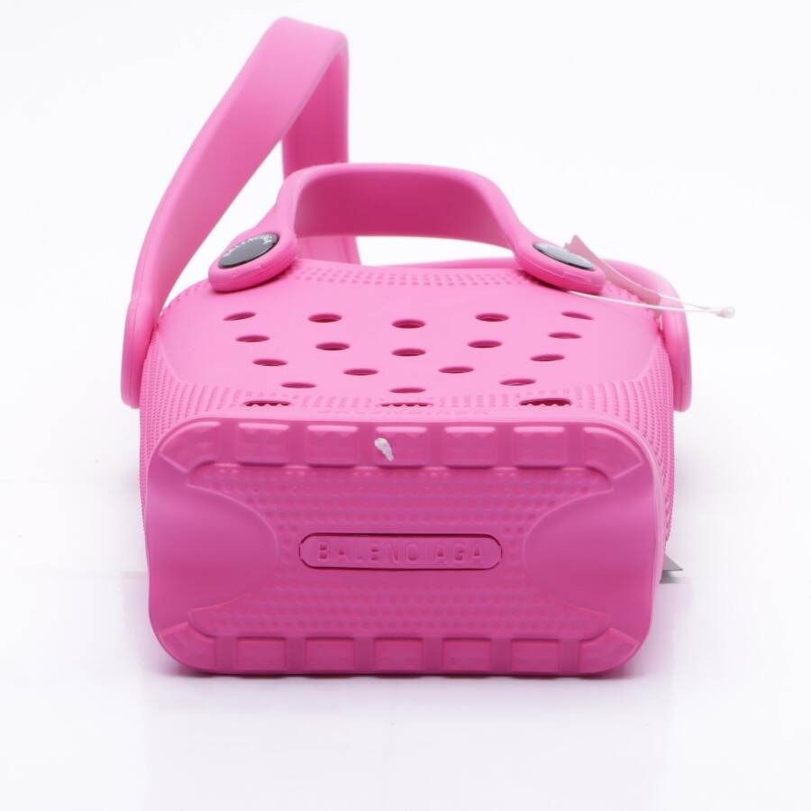 Image 4 of Crocs Phone Holder Shoulder Bag Pink in color Pink | Vite EnVogue