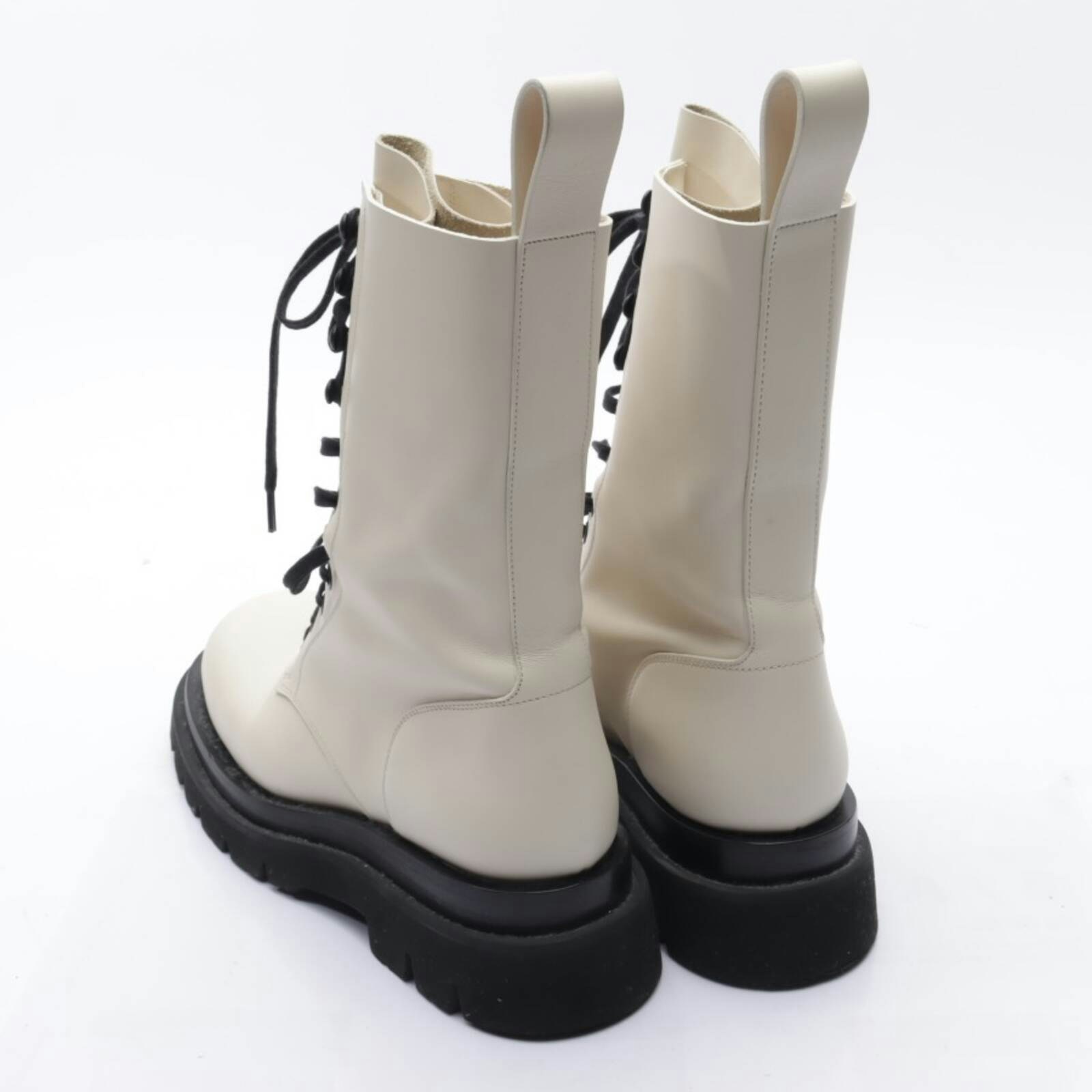 Image 2 of Ankle Boots EUR 40 Beige in color White | Vite EnVogue