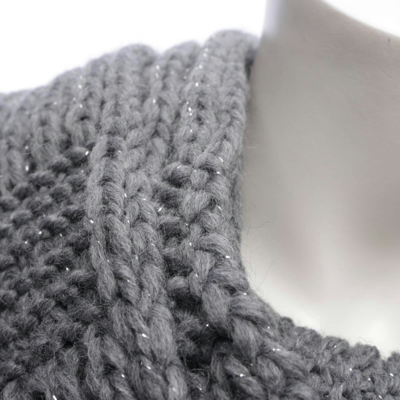 Image 2 of Scarf Gray in color Gray | Vite EnVogue