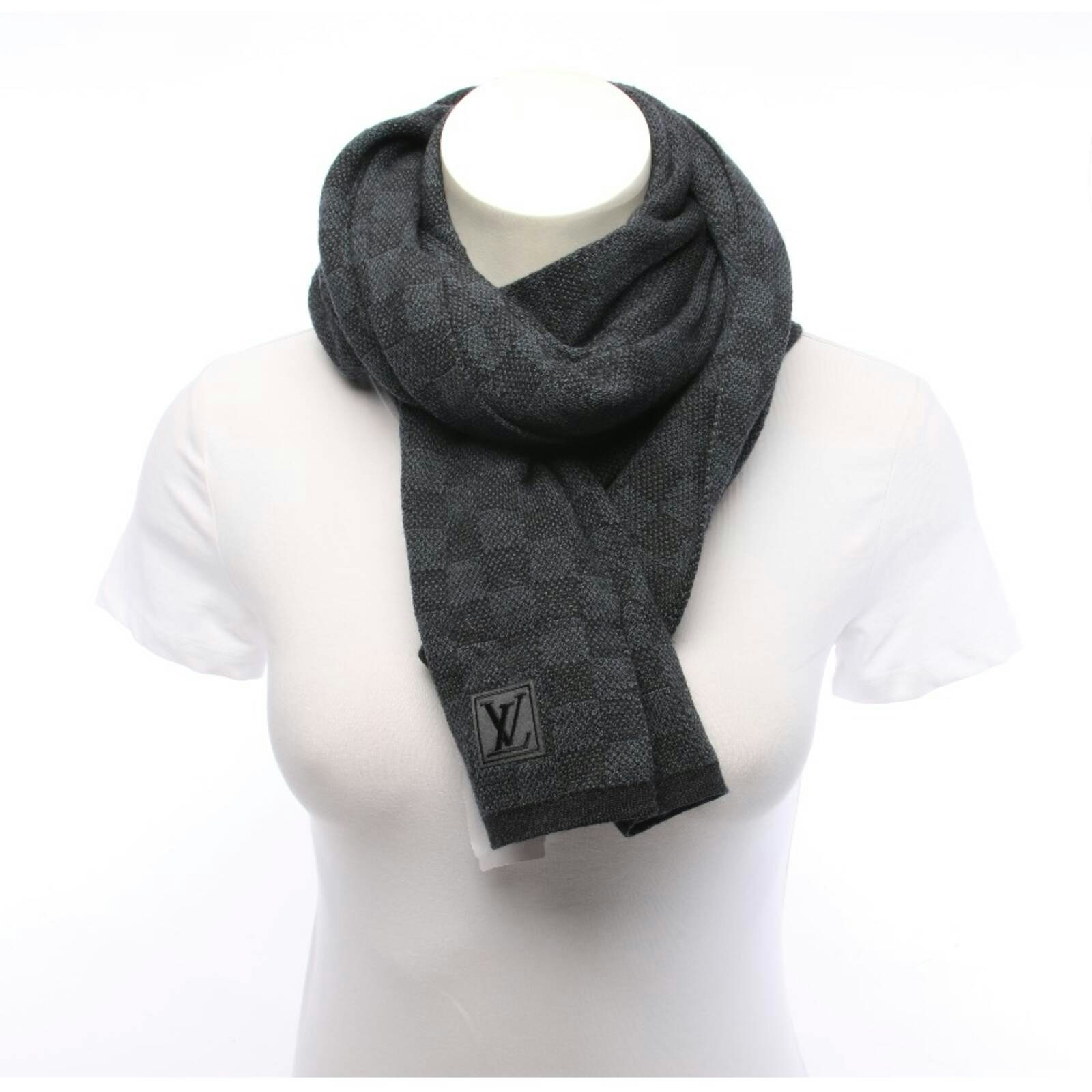 Image 1 of Scarf Gray in color Gray | Vite EnVogue