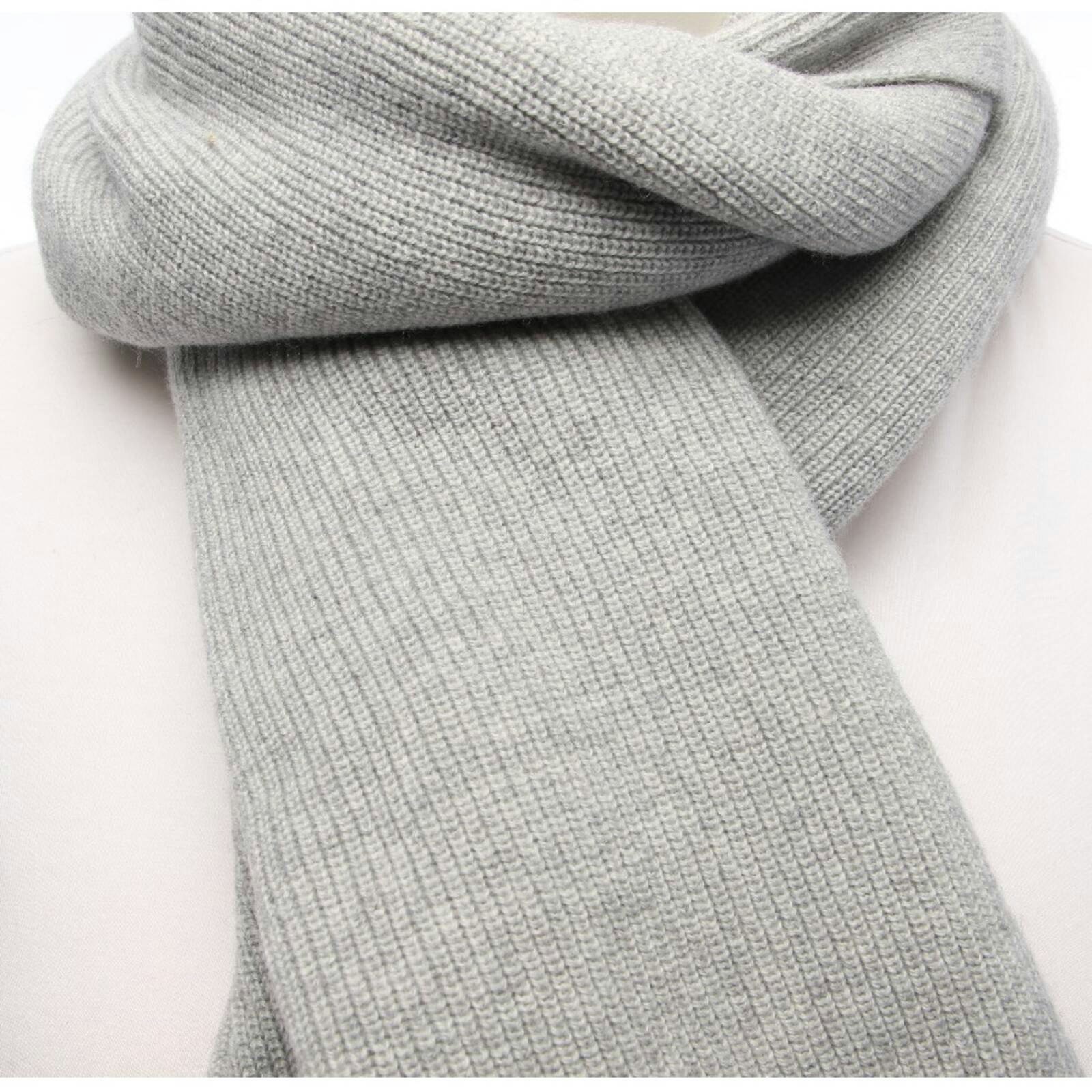 Image 2 of Scarf Gray in color Gray | Vite EnVogue