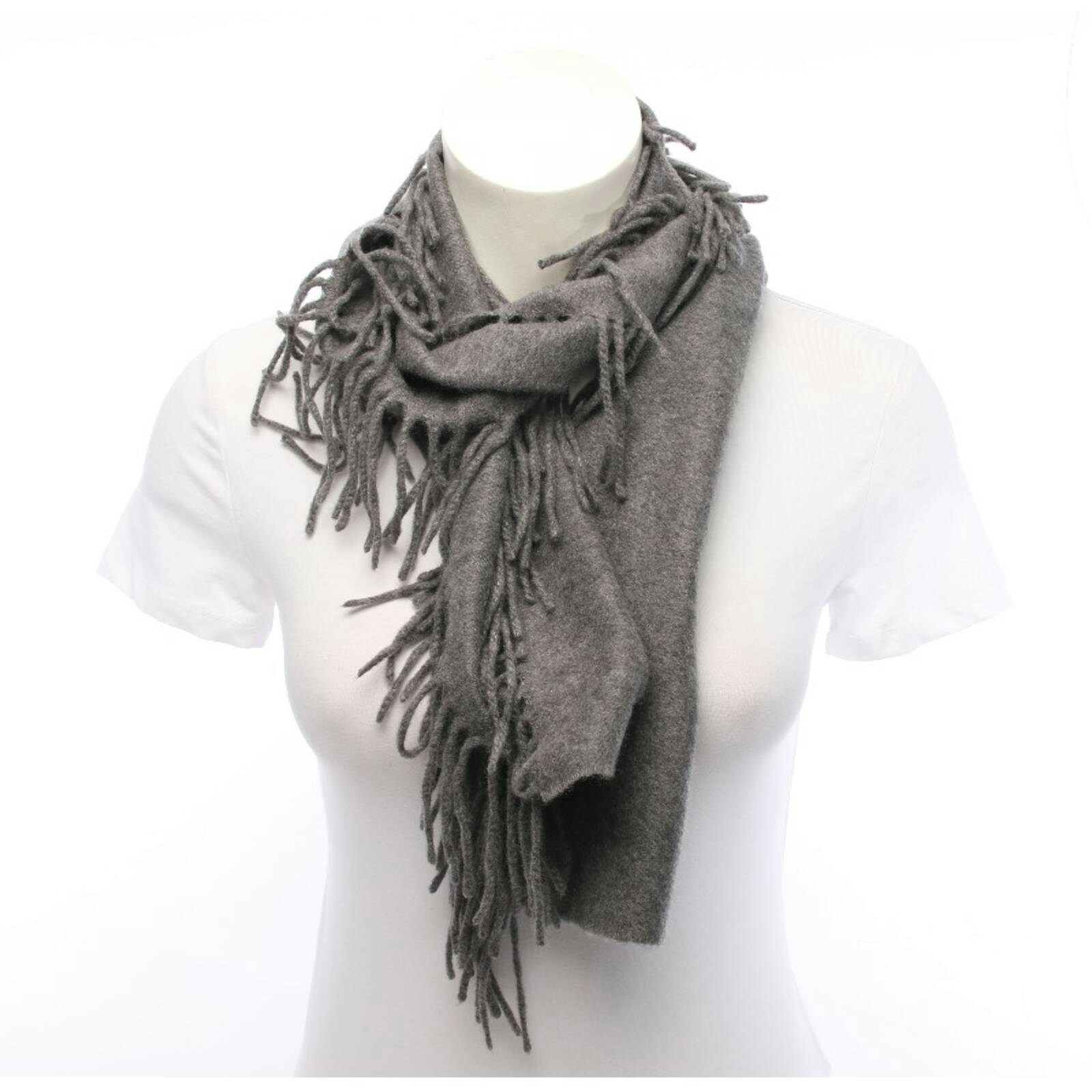 Image 1 of Scarf Gray in color Gray | Vite EnVogue