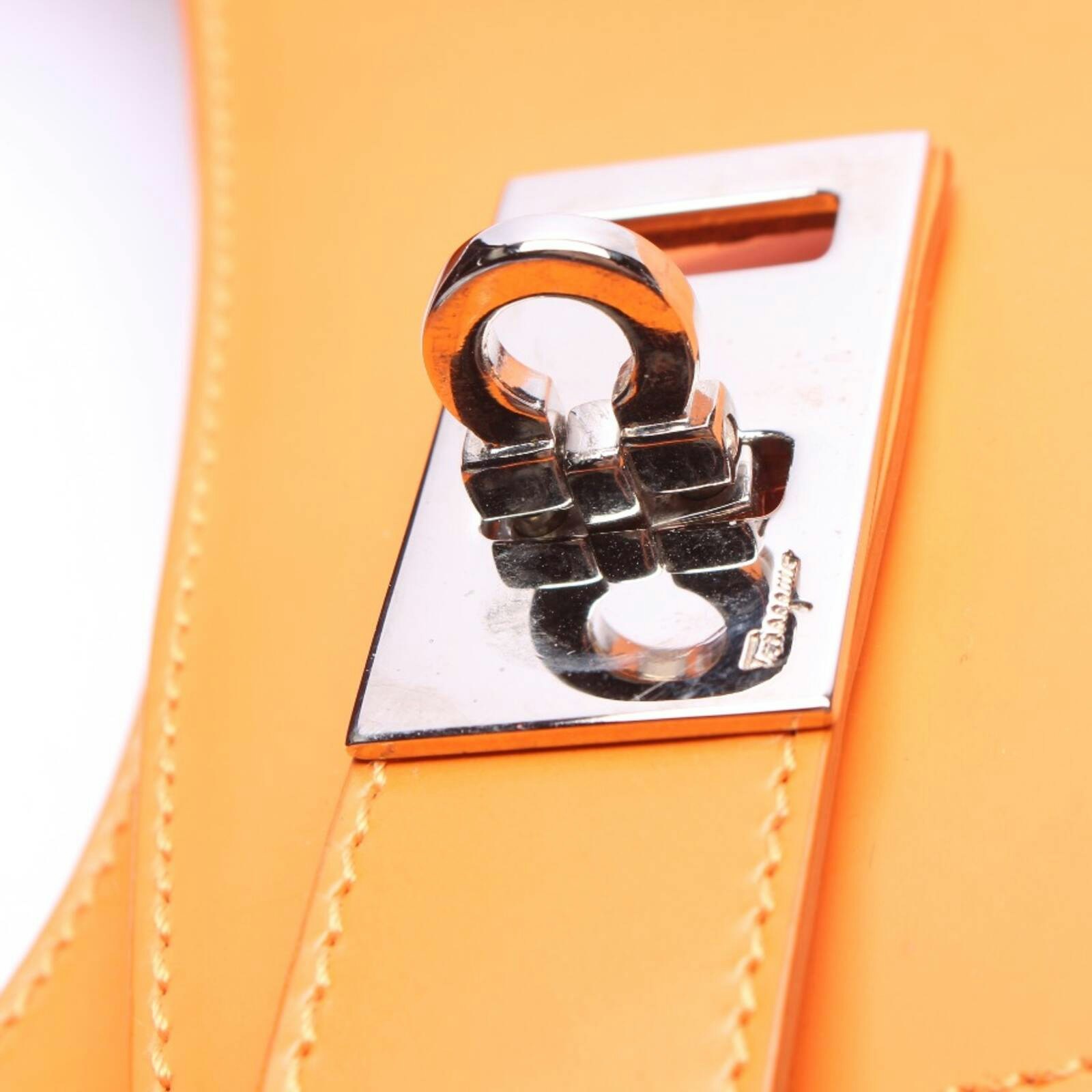 Image 6 of Shoulder Bag Orange in color Orange | Vite EnVogue