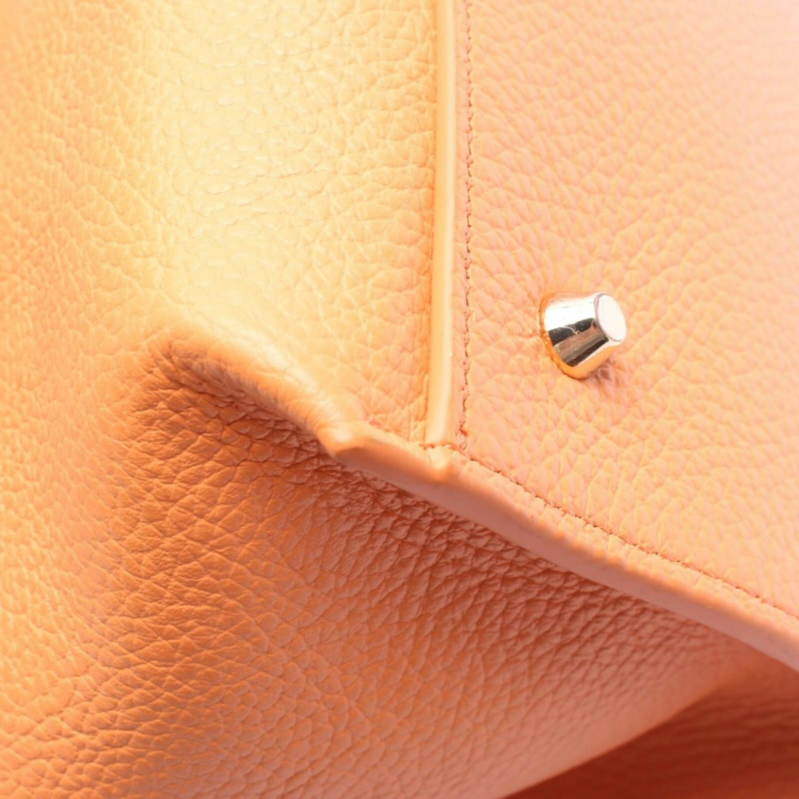 Image 4 of Shoulder Bag Orange in color Orange | Vite EnVogue