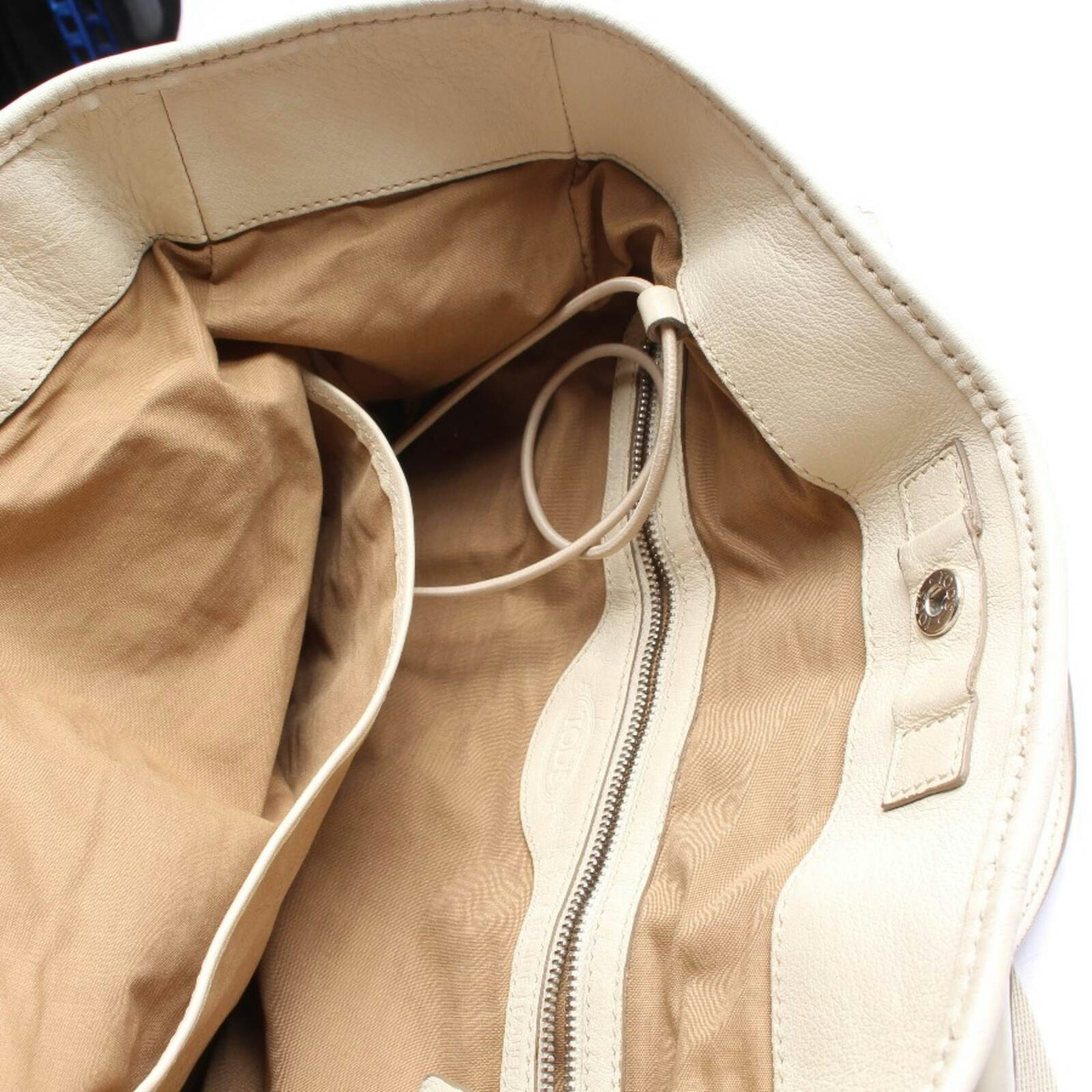 Image 4 of Shoulder Bag Beige in color White | Vite EnVogue