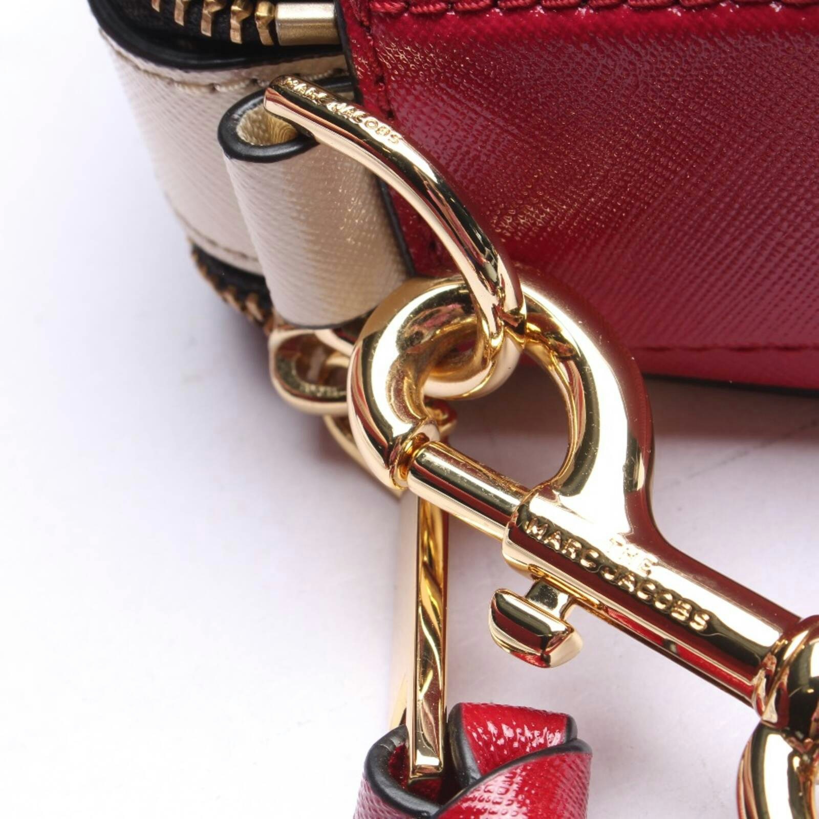 Image 5 of The Snapshot Cross Body Bag Bordeaux in color Red | Vite EnVogue