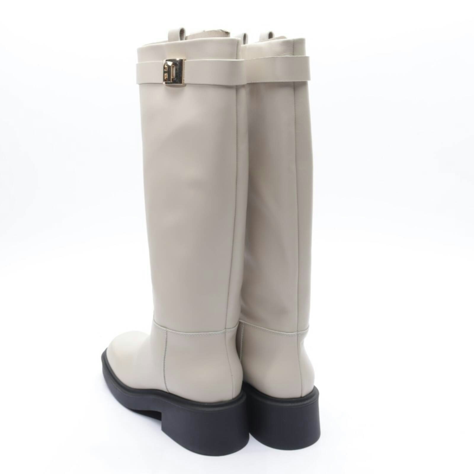 Image 2 of Boots EUR 40 Beige in color White | Vite EnVogue