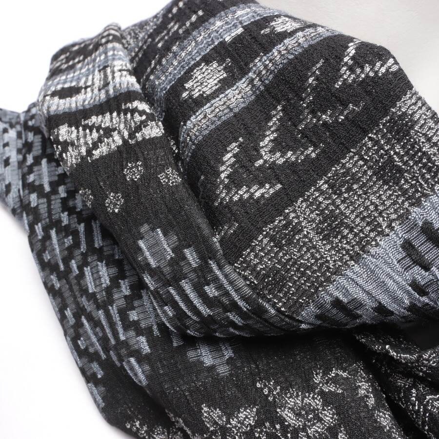 Image 2 of Scarf Gray in color Gray | Vite EnVogue