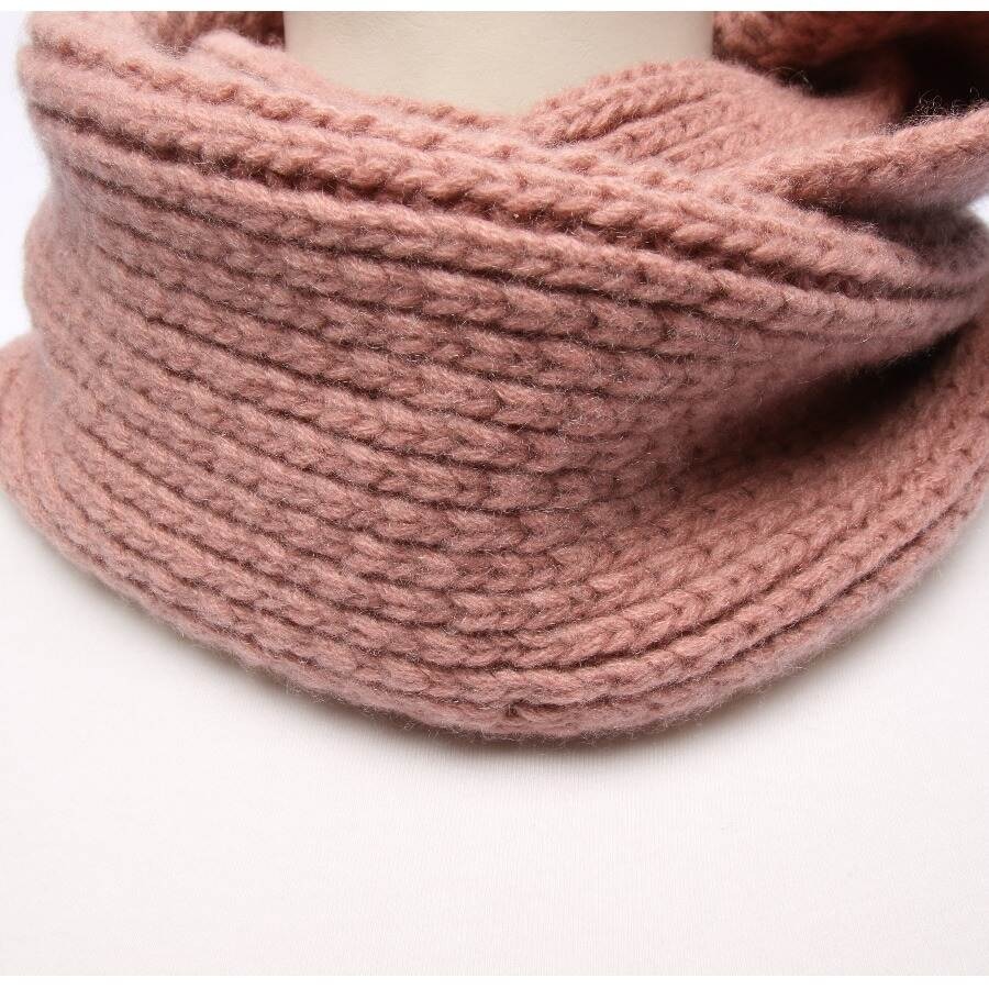 Image 2 of Scarf Pink in color Pink | Vite EnVogue