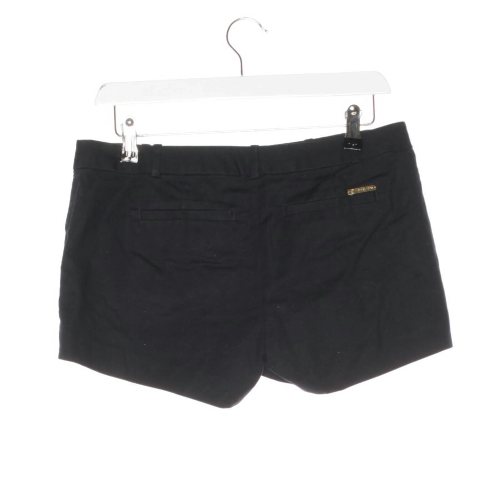 Image 2 of Shorts 34 Navy in color Blue | Vite EnVogue