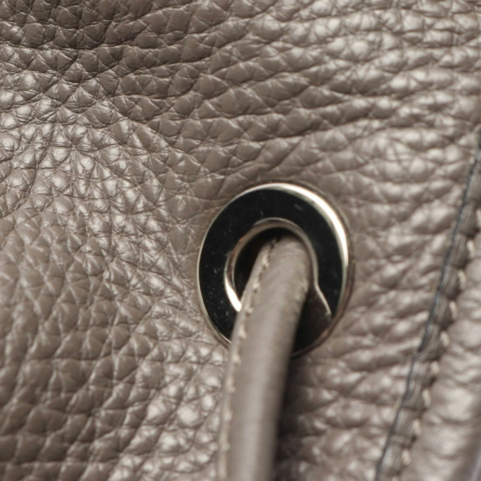 Bild 5 von Schultertasche Grau in Farbe Grau | Vite EnVogue