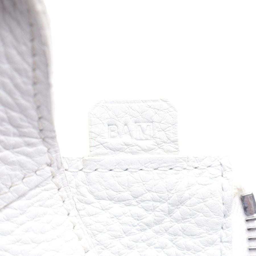 Image 7 of Crossbody Bag White in color White | Vite EnVogue
