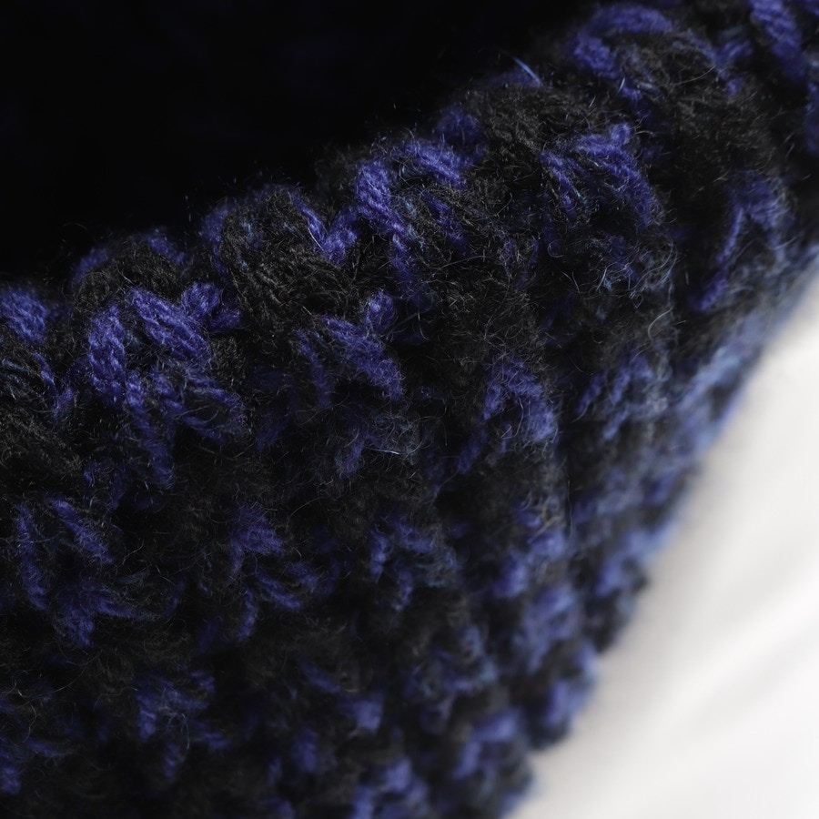 Image 3 of scarf Darkblue in color Blue | Vite EnVogue
