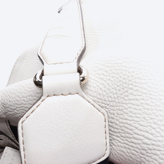 Image 15 of Heritache Shoulder Bag White in color White | Vite EnVogue