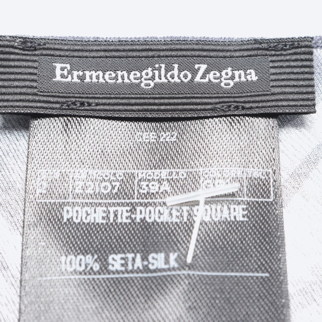 Image 3 of Pocket square Gray in color Gray | Vite EnVogue