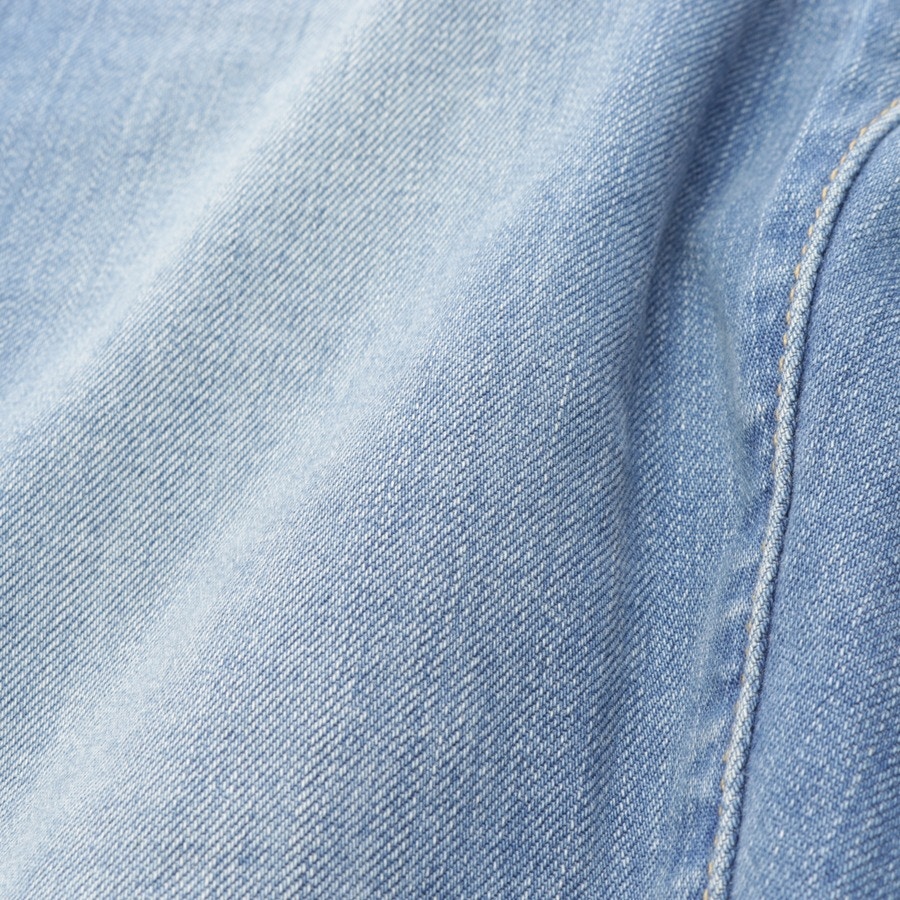 Image 4 of Le Skinny de Jeanne Crop Skinny Jeans W26 Blue in color Blue | Vite EnVogue