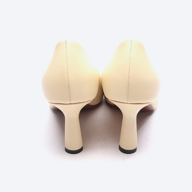 Image 3 of Pumps EUR38 Pastel yellow in color Yellow | Vite EnVogue