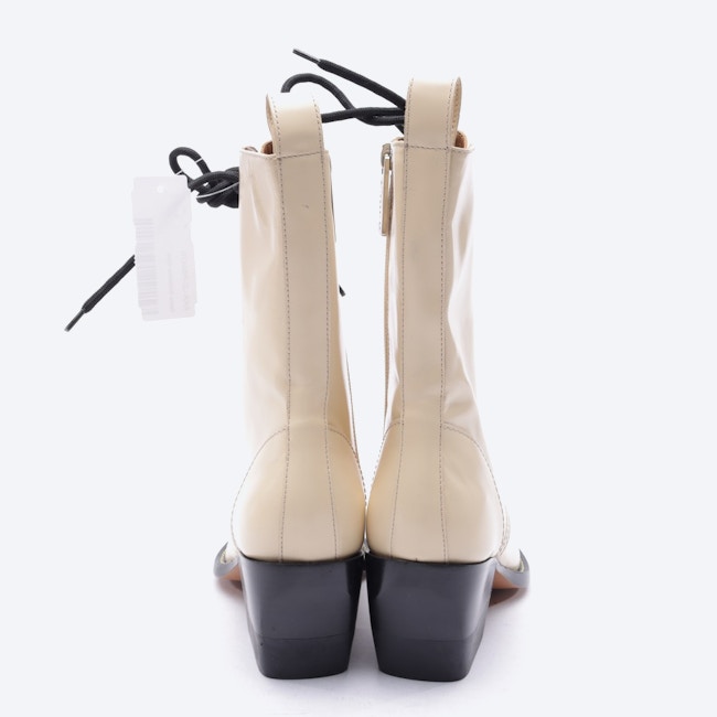 Image 3 of Ankle Boots EUR 35.5 Beige in color White | Vite EnVogue