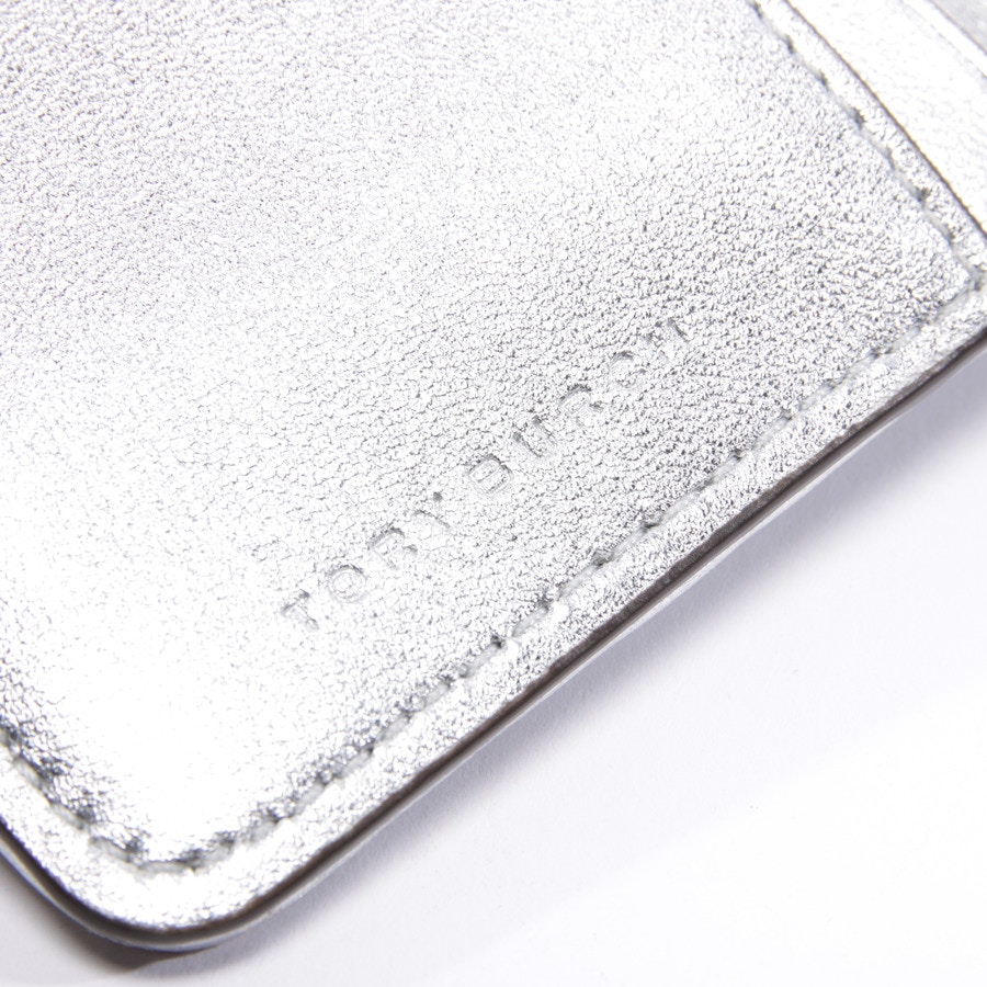 Image 3 of Wallet Silver in color Metallic | Vite EnVogue